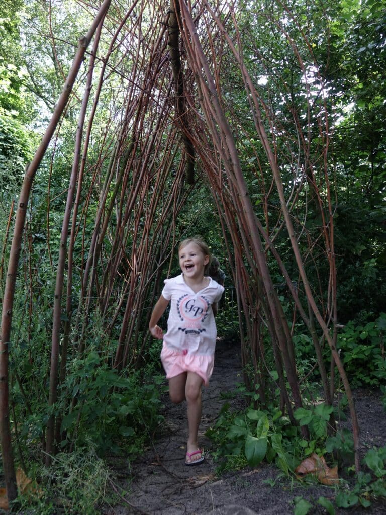 natuurlijk spelen wilgentunnel